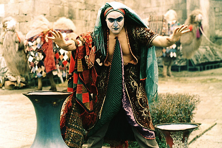 [Review] 민속박물관으로서의 영화, 세르게이 파라자노프 <수람 요새의 전설>