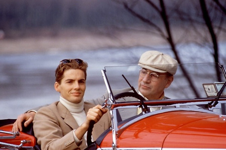 외로운 사람들 - 줄리아노 몬탈도의 <금테 안경>(1987)