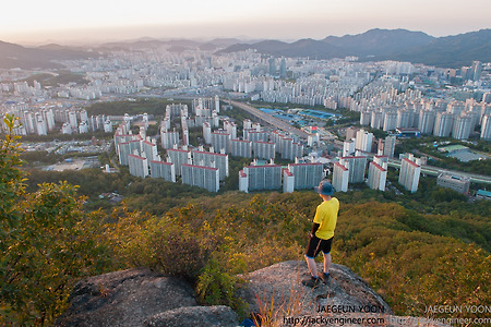 늦은 시간 오른 모락산(모락산 야경)