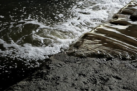 [리뷰] 서로 다른 시간대의 공존 - 오민욱 감독의 <재>