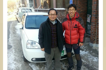 <'2013년 여덟번째 고객님-강원도 춘천 에서 방문해 주신 고객님><사랑과 섬김의 삶><대학선교회 JDM 간사님께 차량을 배달해 드리며>