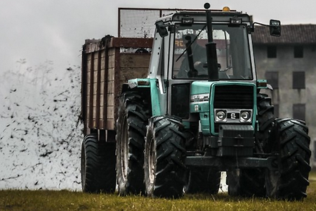 트랙터 농촌 여름 시골 흙 경운기 농장 농업 농지 수확 초원 가을 잔디 기계 필드 - 무료이미지