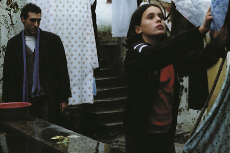 낯선 포르투갈 영화들에 대한 짧은 안내 - <글로리아 Gl&oacute;ria>