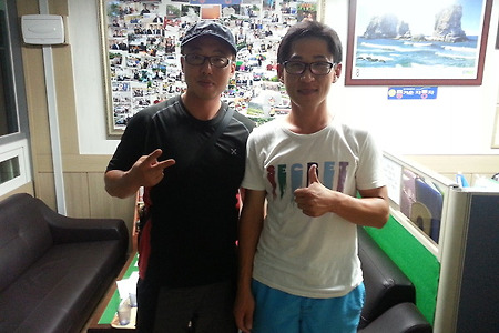 <대구에서 방문해 주신 고객님-크라이슬러300C 판매><중고차 시세보다 좋은 가격이라면 밤 늦은 시간도  OK ^^><크라이슬러 300C 차량을 판매하며>