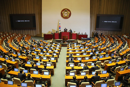 탄핵, 민주주의의 다시 시작이다.