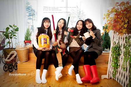 졸업축하하며친구들과_안양사진관,이미지사진,스튜디오컬쳐,안양우정사진,안양일번가,친구랑사진,