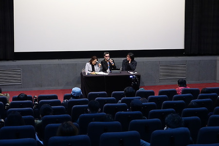&ldquo;지금 현실 안에는 여전히 혁명의 유토피아적 이상이 내재되어 있다&rdquo; - <카메라를 든 사나이> 상영 후 영화평론가 예브게니 마이셀 시네토크