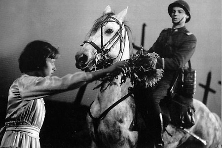 [리뷰] <로트나> - 낭만적 감수성과 역사적 사실의 불균질한 만남