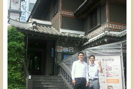 <부산에서 방문해 주신 고객님-그랜드카니발차량을 구입해 주신 이부장님과의 소중한 만남을 기억하며><부산세연정갈비탕 섬김을 받으며>