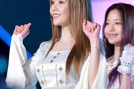 또 업그레이드 된 권은비 '하늘 위로'