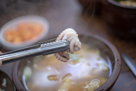국회의사당 맛집 낙지한마리수제비 : 얼큰하고 시원한 수제비 한 그릇!