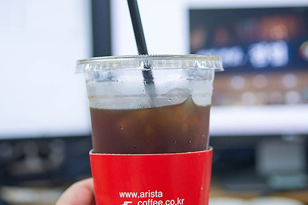 아리스타 커피 서여의도점 : 아메리카노의 기본 사이즈가 커서 좋습니다.