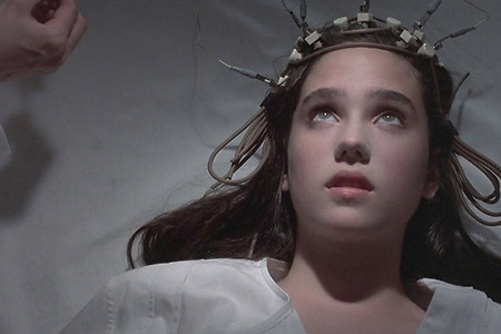 어느 아름다운 소녀의 얼굴에 대한 매혹  - <페노메나>