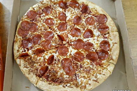 Little Caesars - 가성비 좋은 미국 피자 체인 브랜드