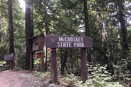 Mary M. McCroskey State Park, 높은 곳에서 경치를 보는 보람이 없어서 아쉬웠던 loop trail
