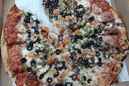 [피닉스] 두툼하고 폭신한 크러스트의 피자 Barro's Pizza