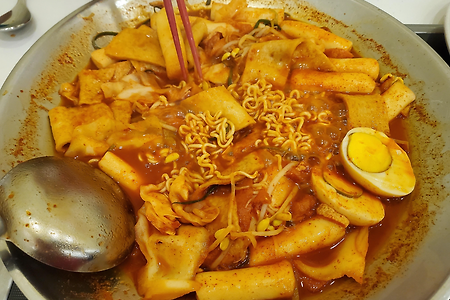 영등포 타임스퀘어 쌈싸먹는 즉석 떡볶이 맛집 "남도분식"