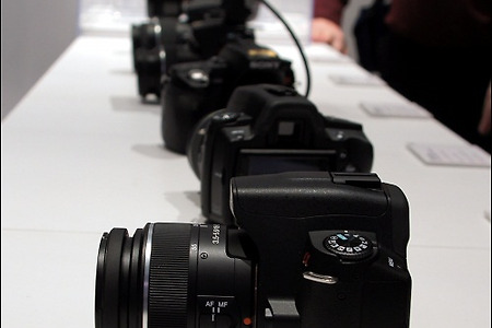 CES에서 만나본 2011년을 빛낼 소니의 카메라와 핸디캠들