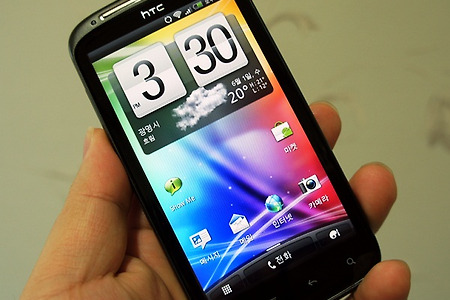 HTC의 qHD 듀얼코어 스마트폰, 센세이션 리뷰 - 1부. 겉