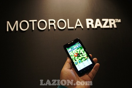 모토로라 RAZR, 스마트폰에서도 그 신화를 재현할까?