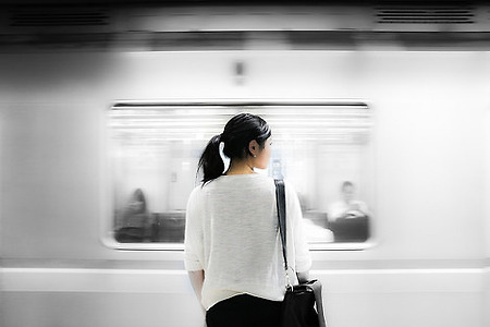 지하철 사람들 여행 도시의 기차 역 아무도 사람 레일 전차 통근 대기 중 동적 현대 속도