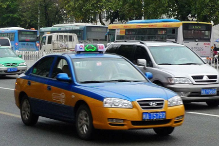 중국에서 택시에 핸드폰을 두고 내리면?