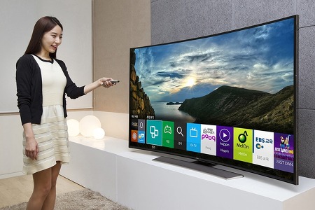 삼성과 LG, TV 업계 두 거인이 스마트 TV의 OS에 신경쓰는 이유는?