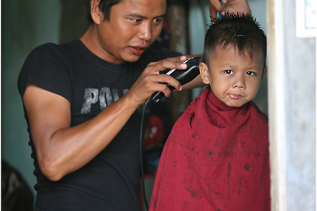 미얀마 인레 여행: 머리깎는 아이