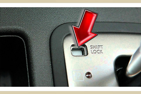 SHIFT LOCK RELEASE 사용방법 #자동차핸들락lock걸릴때 #변속기미션움직이지않을때