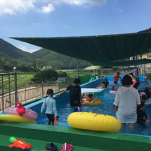 여름방학 보내기 ... 함안 여항산 정원펜션 ~ 수영장이 있어 아이들 놀기 좋아요