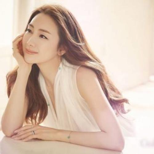 ìµì§ì° ê³¼ê±°ì¬ì§ ì±íì  ê²°í¼ ë¨í¸ ì ì§' ì¼êµ´ ëª¸ë§¤ í¤ë