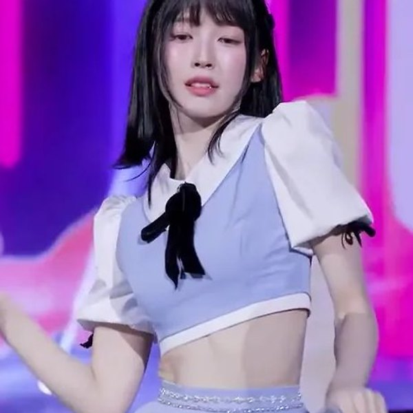 최근 오마이걸 아린 움짤