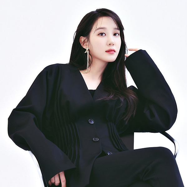 박은빈(Park Eun-bin) 릿터 2020 8-9월호 고화질 화보 3장