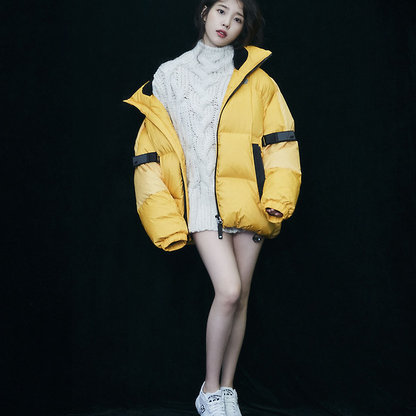 아이유 뉴발란스 뉴워커스 다운 패딩 고화질 화보 18장