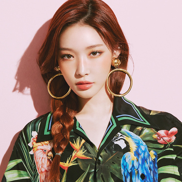 청하(Chungha) 마리끌레르 2020 8월호 고화질 화보 11장