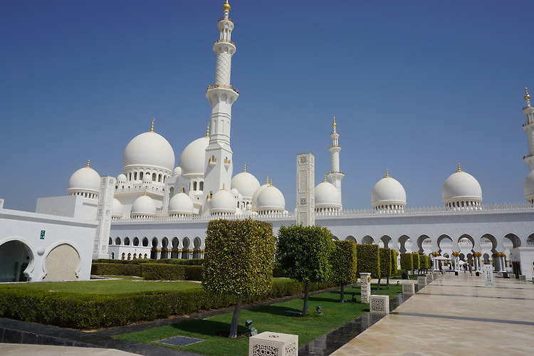 두바이 여행(3) 아부다비 셰이크 자이드 모스크를 방문하다