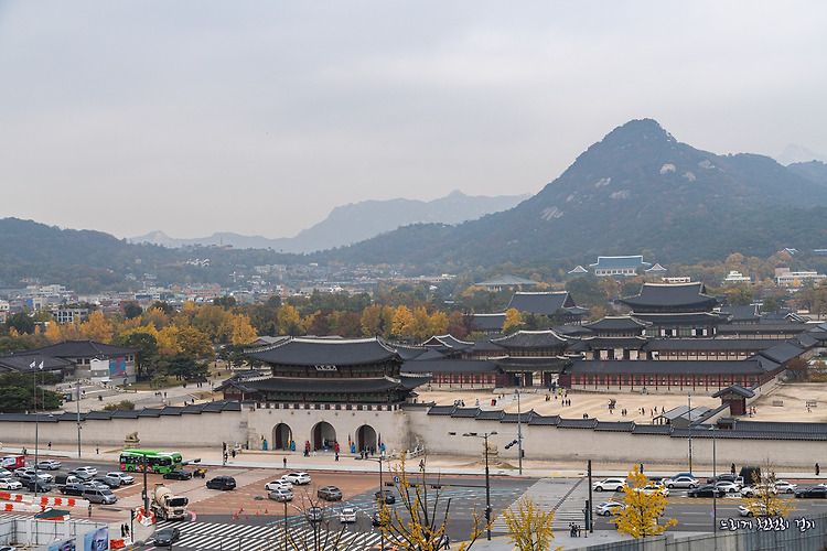 대한민국역사박물관에서 바라본 광화문과 북악산
