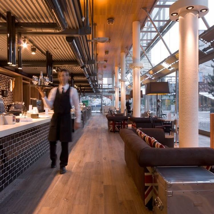 *스타벅스 인 암스테르담 Starbucks ‘The Bank’ Concept Store in Amsterdam