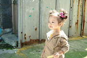 큰딸 한별이가 티몬 모델로 어린이 핸드백 여아 크로스백 모델로 촬영한 사진