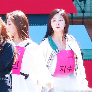 180908 DMCF 코리안 뮤직 웨이브 러블리즈 지금 우리 지수 리허설 직캠 by 경호 [8 PICS]