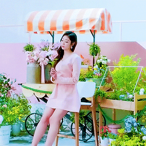 180423 러블리즈 “그날의 너” MV [10GIF + 3JPG]