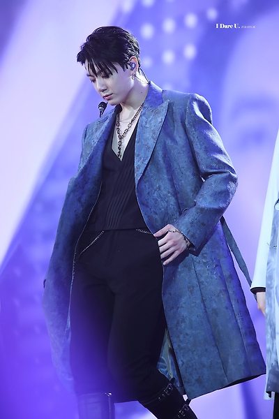 중콘 💙🖤🤍JK