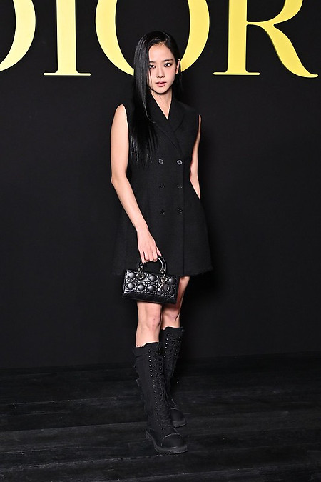 BLACKPINK(블랙핑크) 지수(JISOO) 파리 디올 2024 SS 여성 패션쇼 고화질