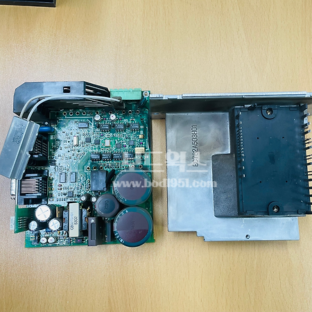 MITSUBISHI AC SERVO DRIVE-(MR-J2S-60B)
