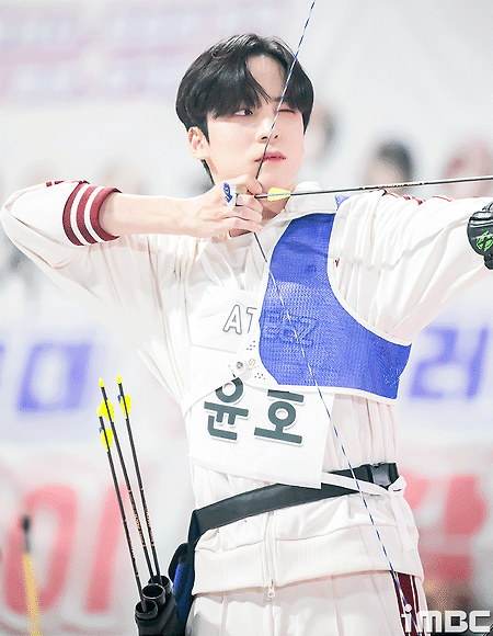 [움짤] 에이티즈 윤호, 귀공자 (아육대 B하인드)