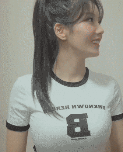 아이즈원 권은비 브이앱 티셔츠