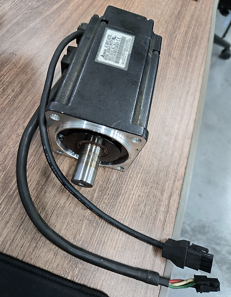 SERVO MOTOR ECMA-C10807CS