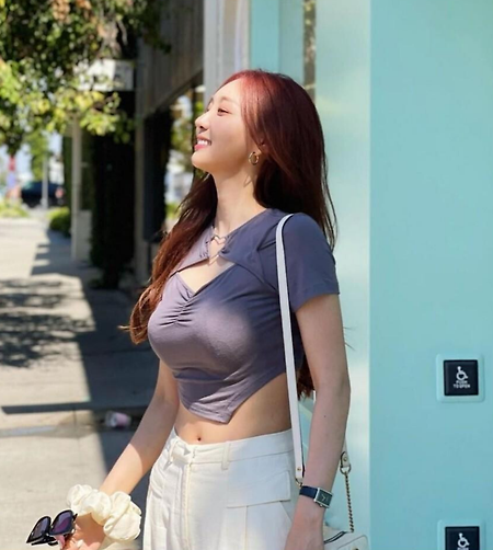 박지영 아나운서 길거리 핏 몸매 사진