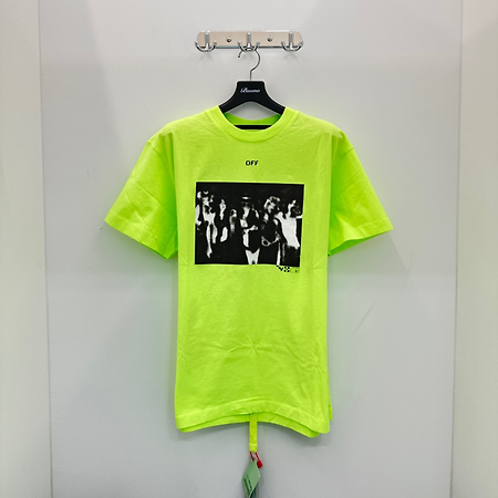 [천안 명품샵 부오노] 오프화이트 스프레이 애로우 오버 반팔 티셔츠 그린형광 남성 티셔츠