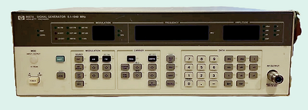 SIGNAL GENERATOR 8657A
